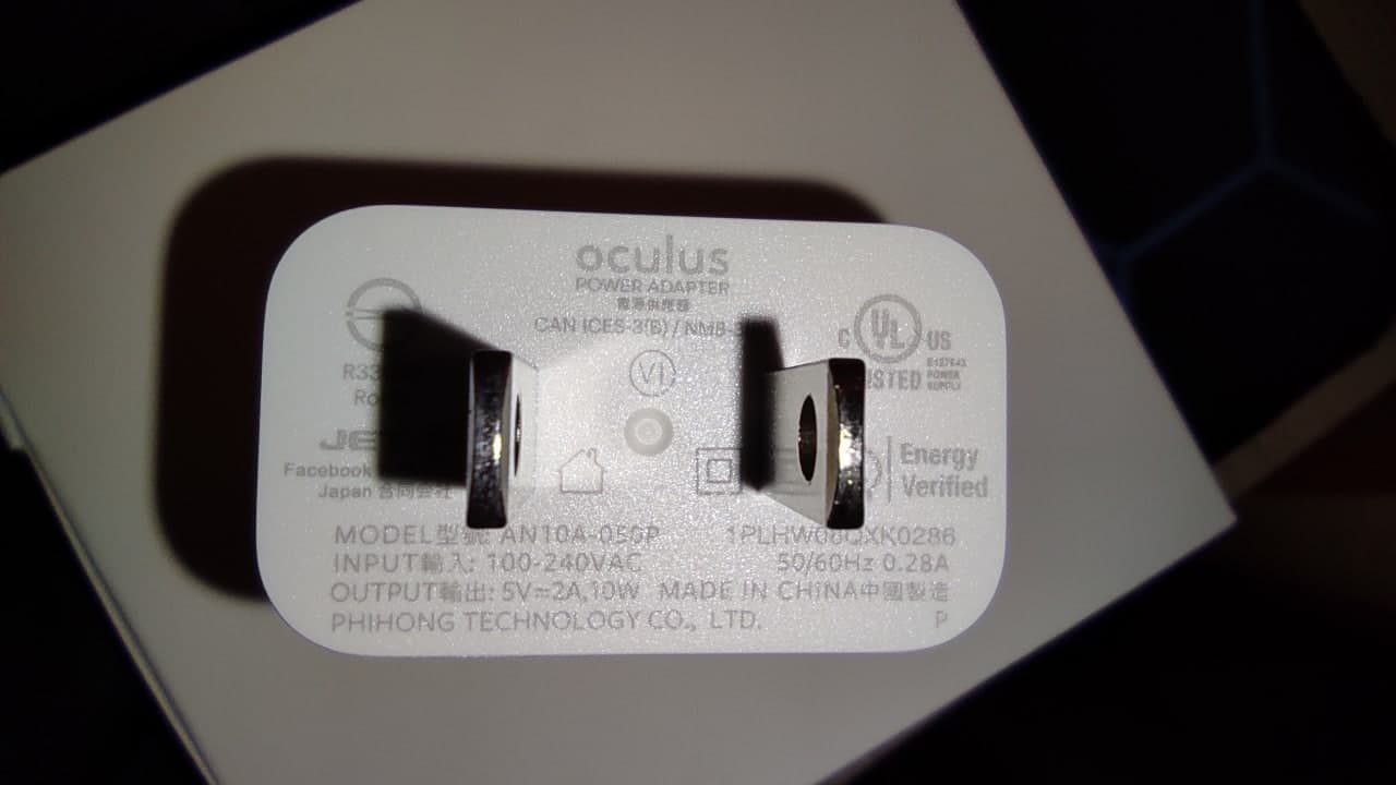 Quest 2 adb. Oculus Quest 2 блок питания. Адаптер питания Oculus Quest 2. Блок питания зарядки oculus2. Блок зарядки Oculus Quest 2.